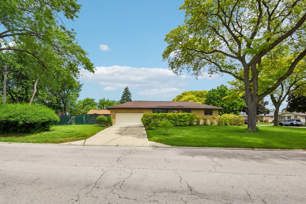 306 Poplar Avenue, Bensenville, IL 60106