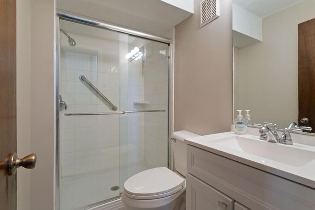 6855 Macbeth Court, Woodbury, MN 55125