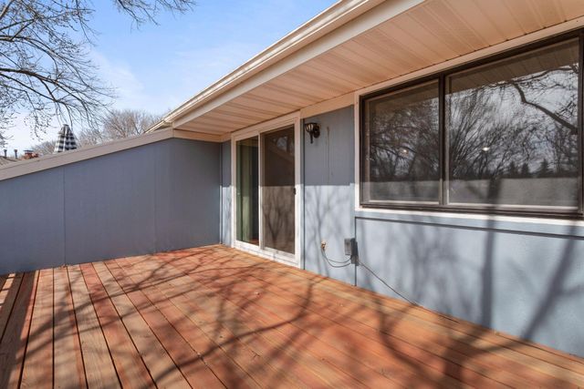 6855 Macbeth Court, Woodbury, MN 55125