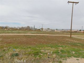 21100 Bear Valley Road, Apple Valley, CA 92307