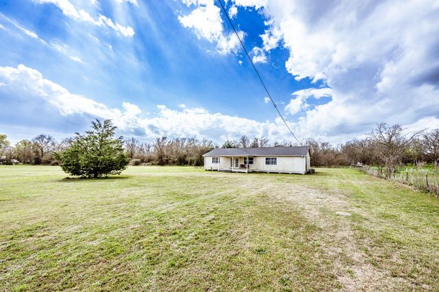 20471 Roy Hall Road, Bedias, TX 77831