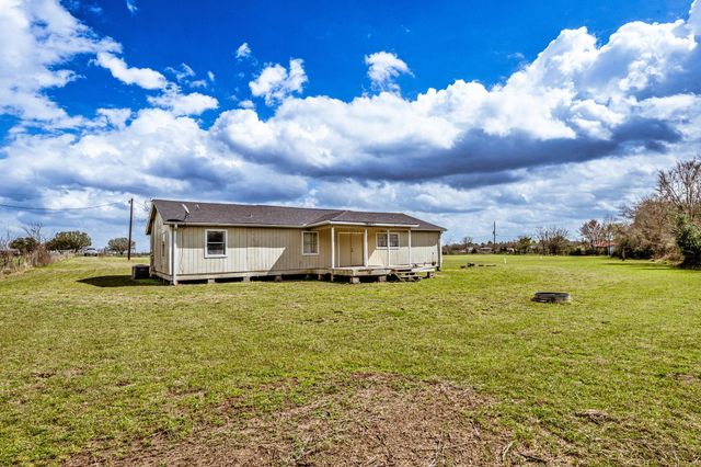 20471 Roy Hall Road, Bedias, TX 77831