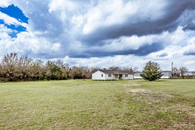 20471 Roy Hall Road, Bedias, TX 77831