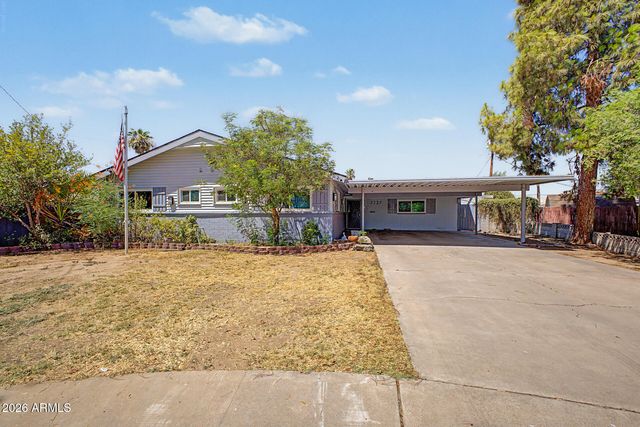 2227 W ROVEY Avenue, Phoenix, AZ 85015