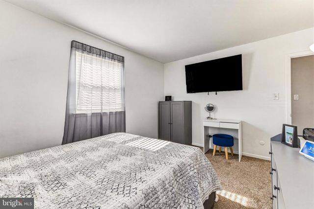 4 LINCOLN AVE, Sicklerville, NJ 08081