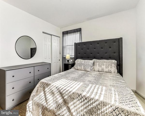 4 LINCOLN AVE, Sicklerville, NJ 08081