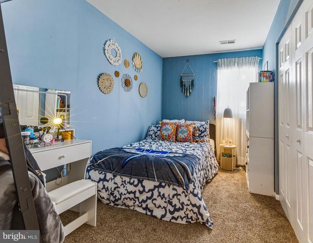 4 LINCOLN AVE, Sicklerville, NJ 08081