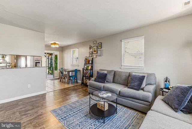 4 LINCOLN AVE, Sicklerville, NJ 08081