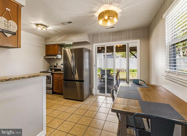 4 LINCOLN AVE, Sicklerville, NJ 08081