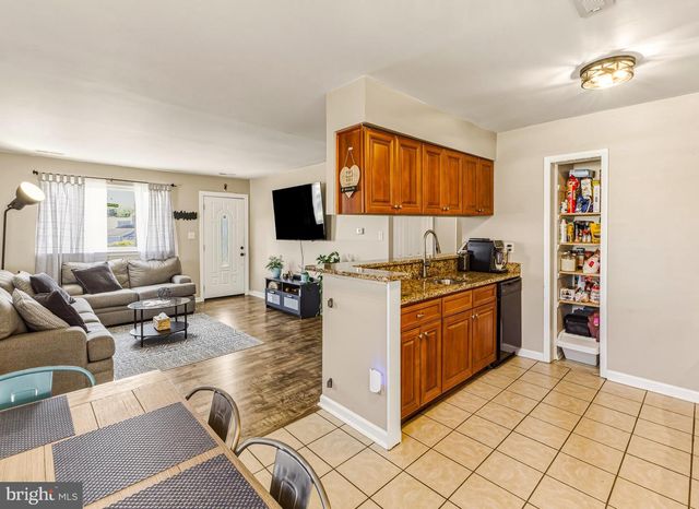 4 LINCOLN AVE, Sicklerville, NJ 08081