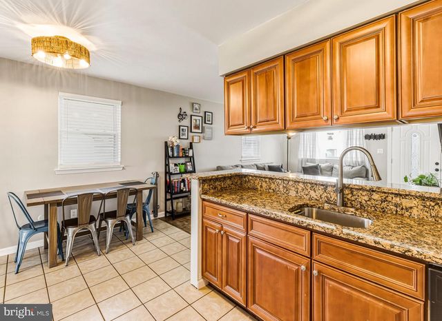 4 LINCOLN AVE, Sicklerville, NJ 08081