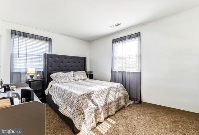 4 LINCOLN AVE, Sicklerville, NJ 08081