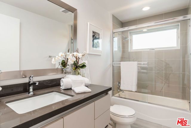 6072 Pickford Street, Los Angeles, CA 90035