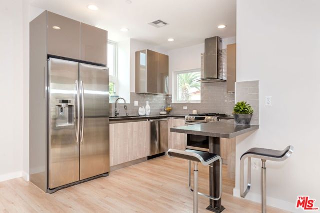 6072 Pickford Street, Los Angeles, CA 90035
