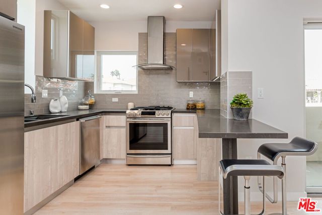 6072 Pickford Street, Los Angeles, CA 90035