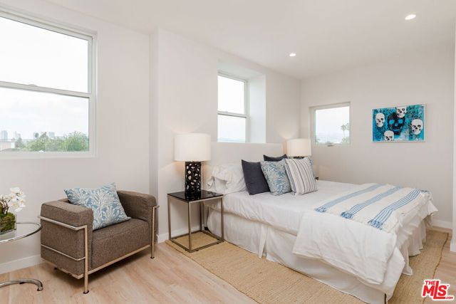 6072 Pickford Street, Los Angeles, CA 90035