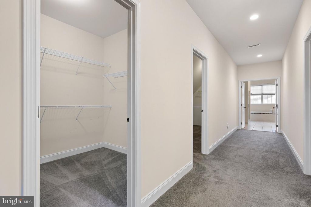 Image 27 of property listing at 1020 MATTHEW WAY, New Castle, DE 19720