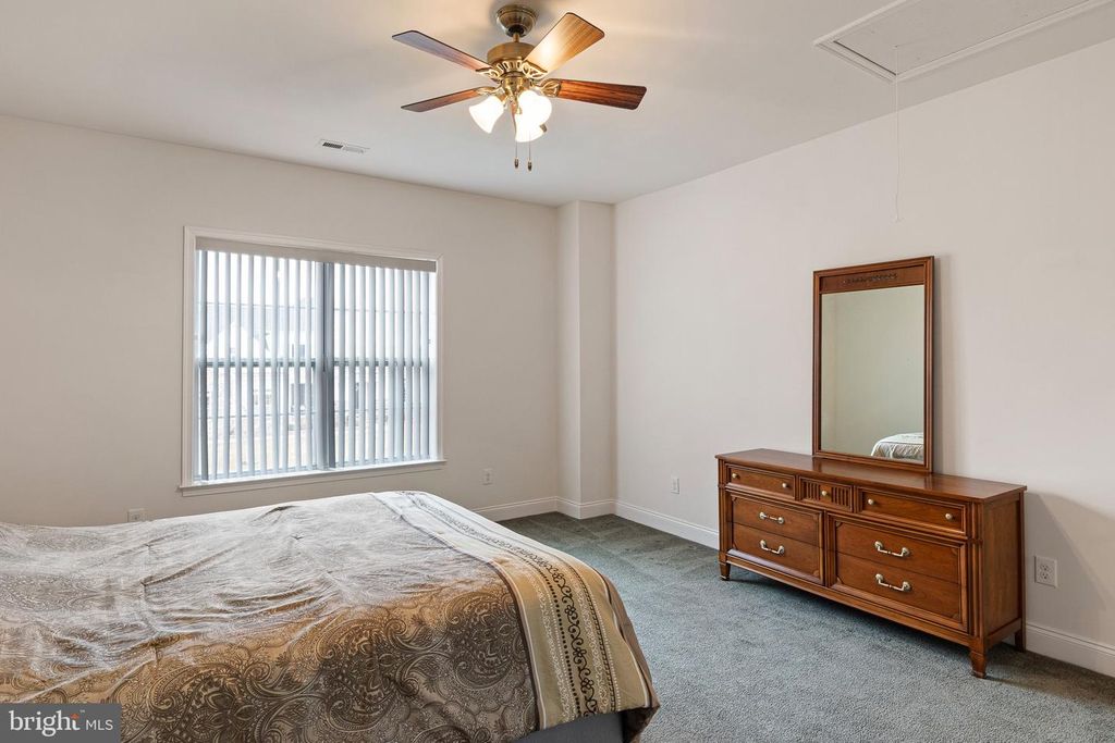 Image 32 of property listing at 1020 MATTHEW WAY, New Castle, DE 19720
