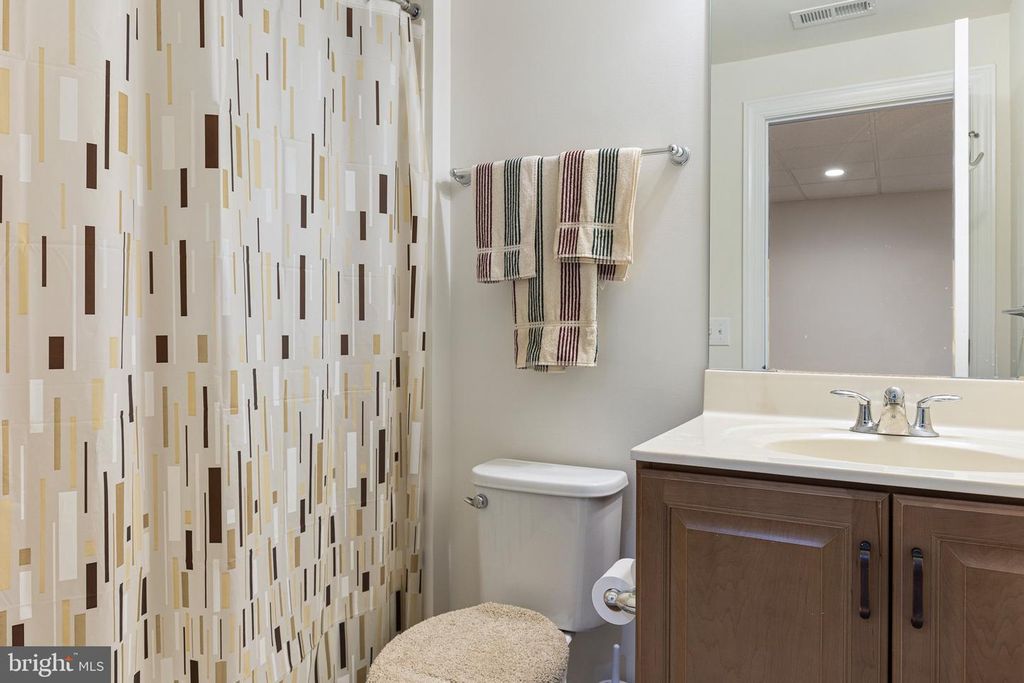 Image 33 of property listing at 1020 MATTHEW WAY, New Castle, DE 19720