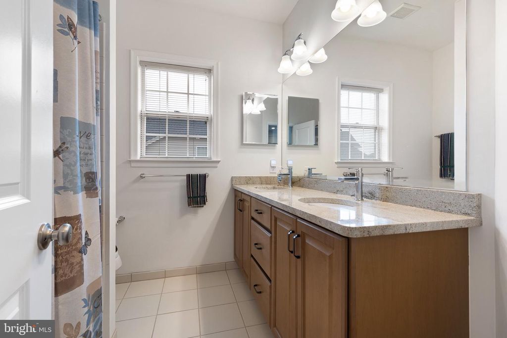 Image 35 of property listing at 1020 MATTHEW WAY, New Castle, DE 19720