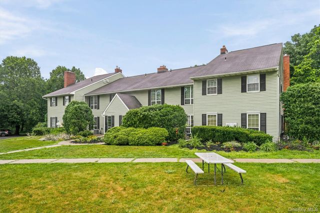 47 Homestead Village Drive, Warwick, NY 10990