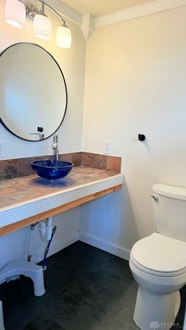 132 S Kensington Place, Springfield, OH 45504