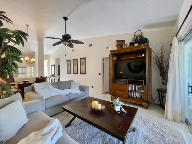 202 Cypress Point Drive 202, Palm Beach Gardens, FL 33418