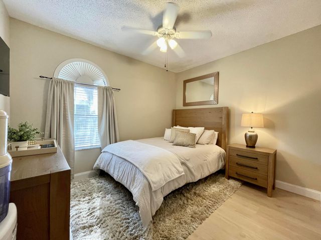 202 Cypress Point Drive 202, Palm Beach Gardens, FL 33418