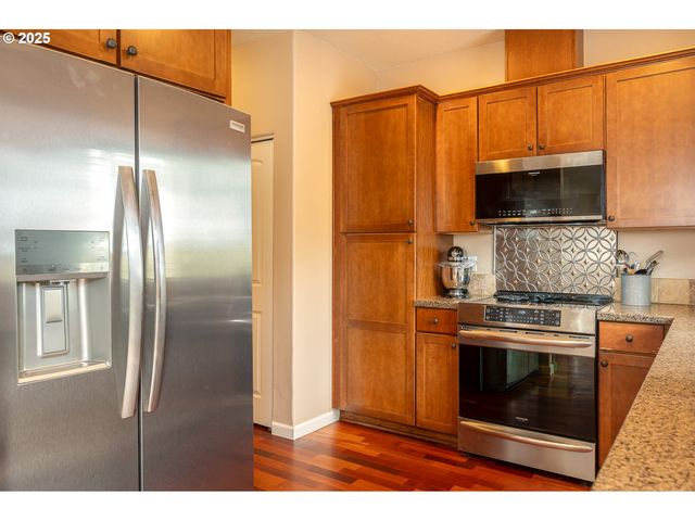 2858 Se JASMINE Ave, Gresham, OR 97080