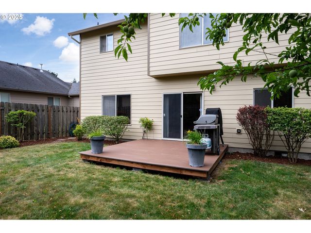2858 Se JASMINE Ave, Gresham, OR 97080