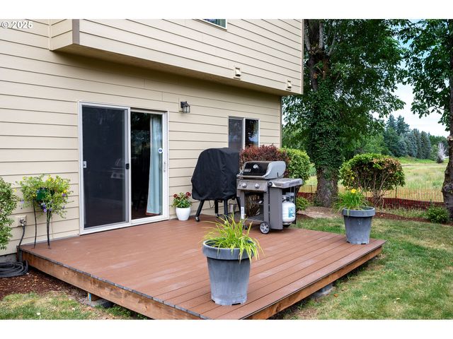 2858 Se JASMINE Ave, Gresham, OR 97080
