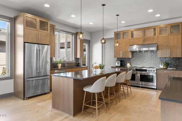 62720 NW Ridge Rock Court, Bend, OR 97703
