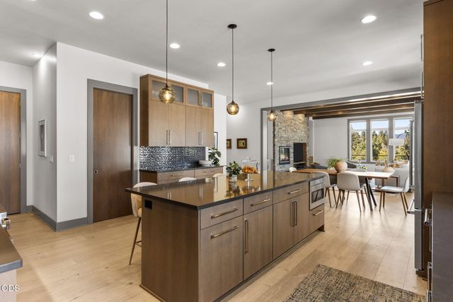 62720 NW Ridge Rock Court, Bend, OR 97703
