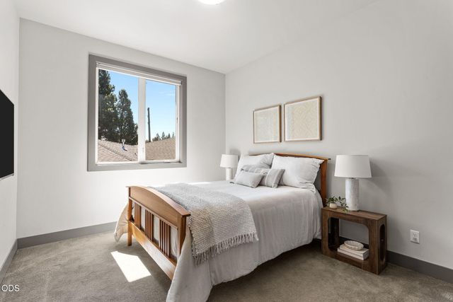 62720 NW Ridge Rock Court, Bend, OR 97703