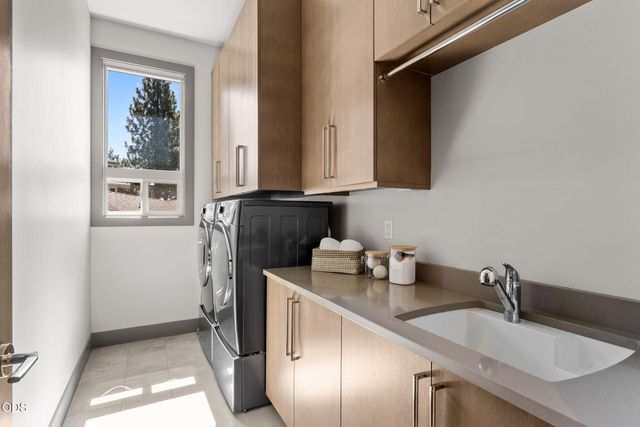 62720 NW Ridge Rock Court, Bend, OR 97703