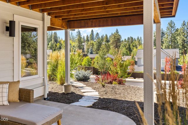 62720 NW Ridge Rock Court, Bend, OR 97703