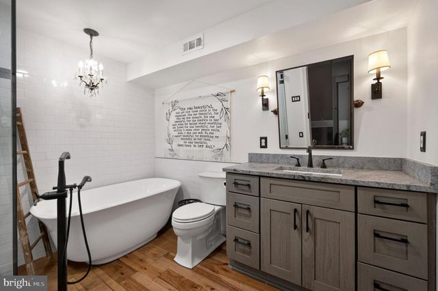 8100 CROOM RD, Upper Marlboro, MD 20772