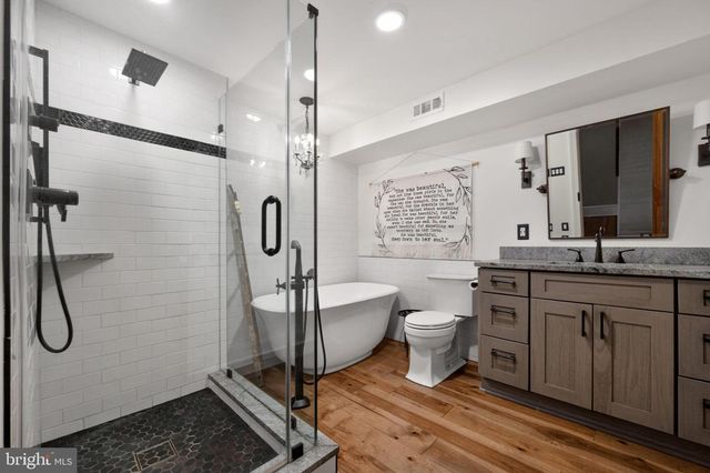 8100 CROOM RD, Upper Marlboro, MD 20772