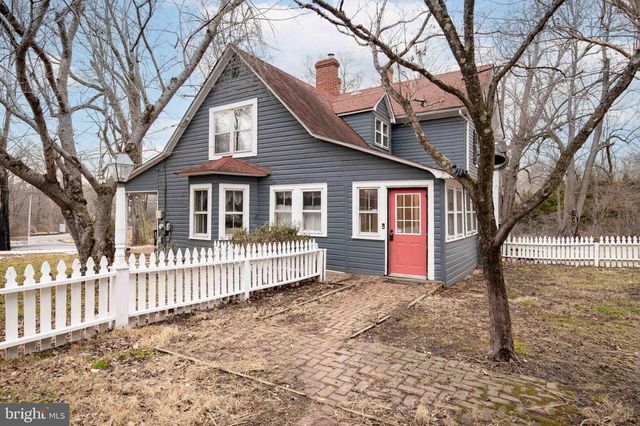 8100 CROOM RD, Upper Marlboro, MD 20772