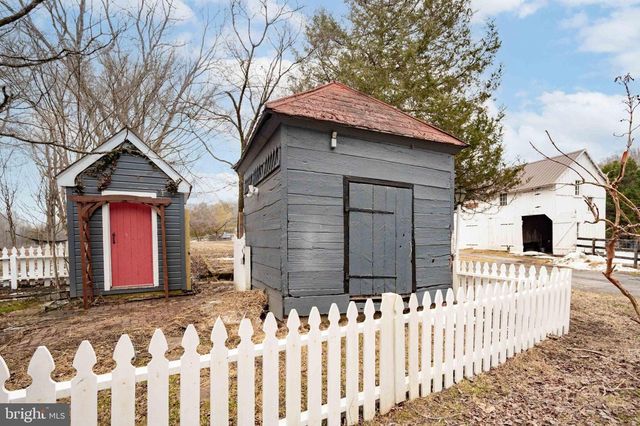 8100 CROOM RD, Upper Marlboro, MD 20772