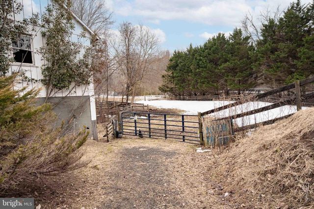 8100 CROOM RD, Upper Marlboro, MD 20772