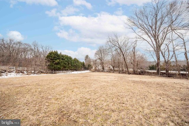 8100 CROOM RD, Upper Marlboro, MD 20772