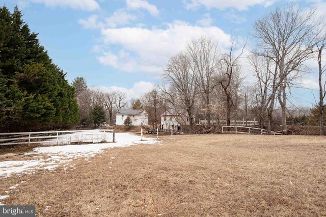 8100 CROOM RD, Upper Marlboro, MD 20772