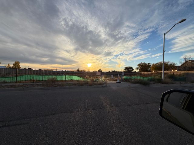 827 Redwood Street SW, Rio Rancho, NM 87124