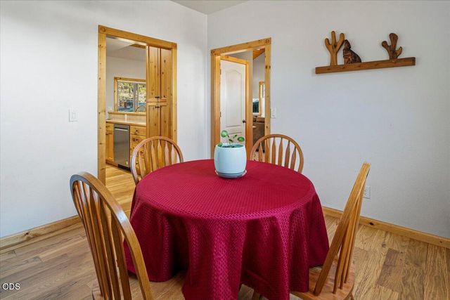 3560 SW Hillcrest Court, Redmond, OR 97756
