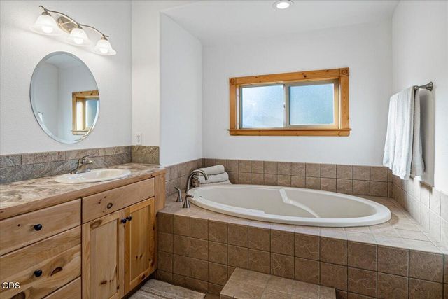 3560 SW Hillcrest Court, Redmond, OR 97756
