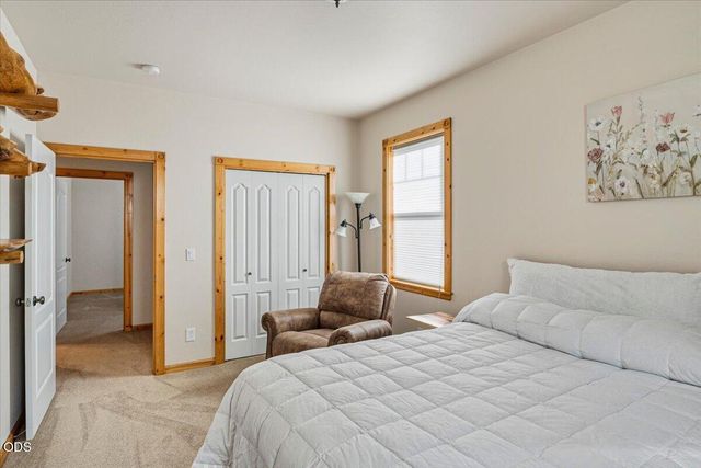 3560 SW Hillcrest Court, Redmond, OR 97756