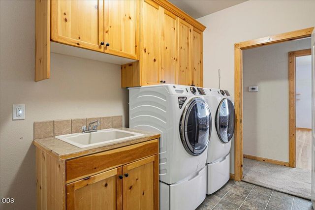 3560 SW Hillcrest Court, Redmond, OR 97756