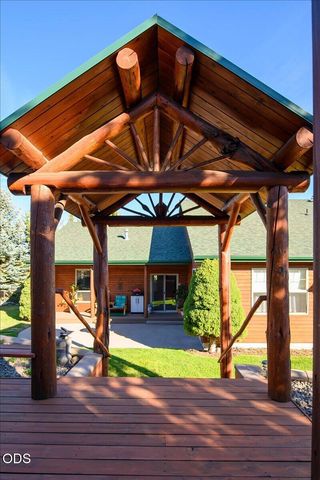 3560 SW Hillcrest Court, Redmond, OR 97756