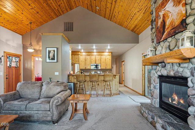 3560 SW Hillcrest Court, Redmond, OR 97756